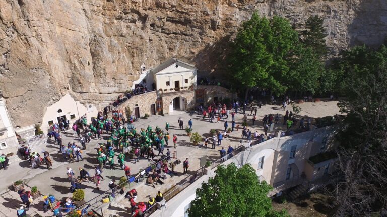 Festa della Santissima Trinità. Messa del Rettore Mons. Alberto Ponzi